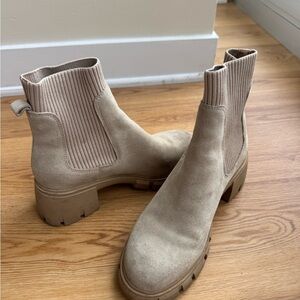 Steve Madden Shoes Hayle Sand Suede
Heeled Ankle Chelsea Boots